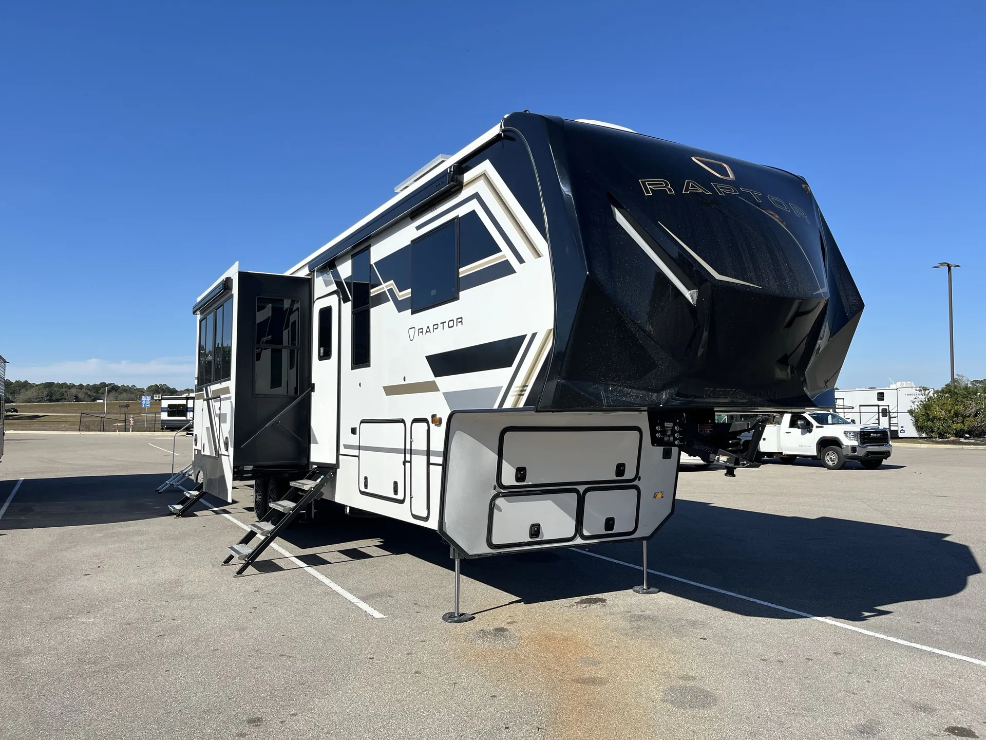 2026 Keystone Raptor 352 - Photo 2