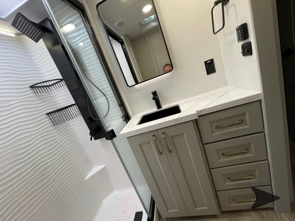 2026 Brinkley Model G 4100, Photos photo 68