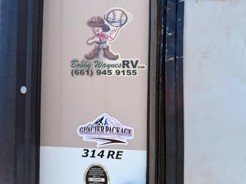 2016 Keystone RV Laredo 314RE - Photo 3