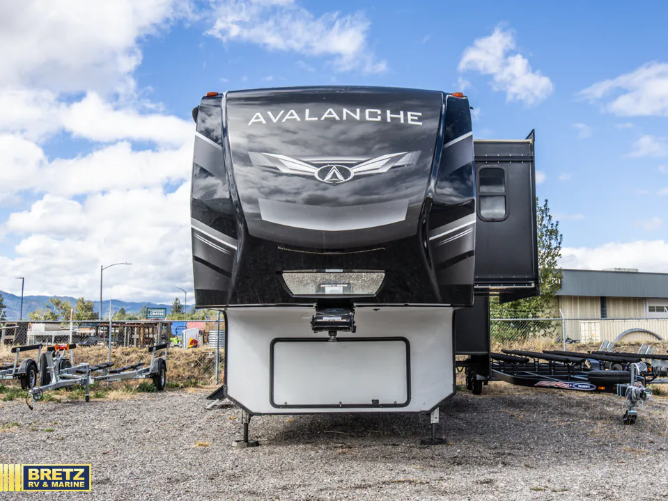 2021 Keystone Avalanche 365MB - Photo 3