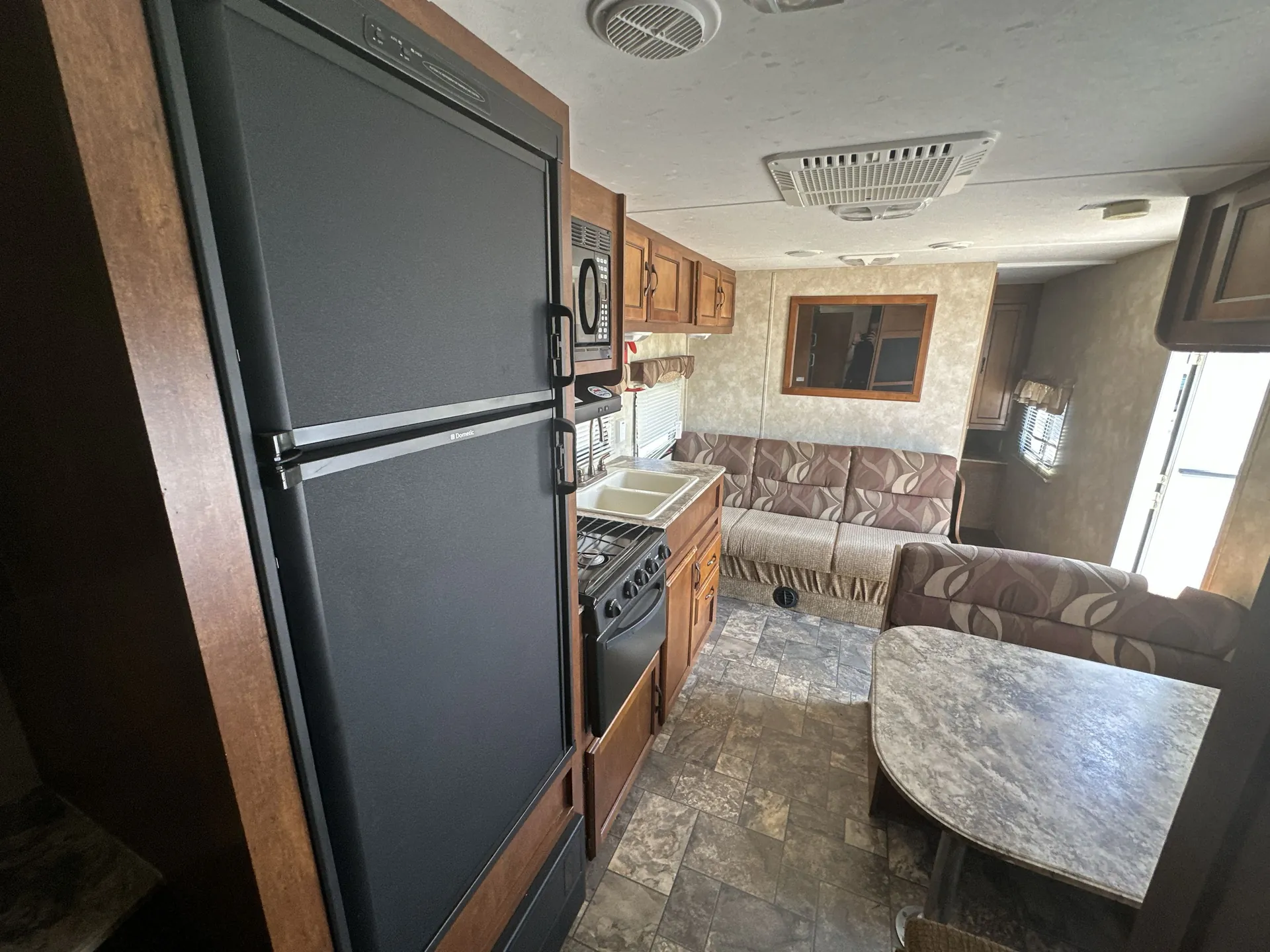 2013 Coachmen Catalina Santara 272BH — living area main