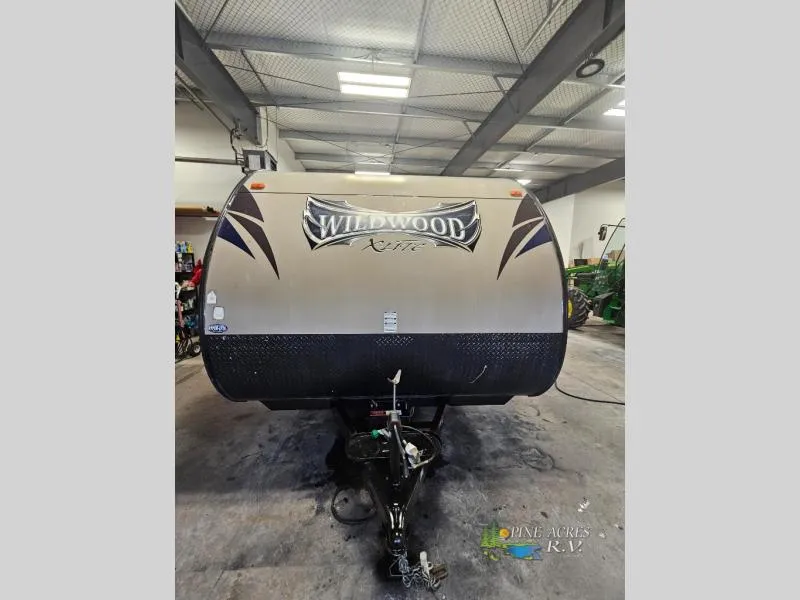 2014 Forest River RV Wildwood X-Lite Used    231RBXL (Hampton, NB) - Photo 3