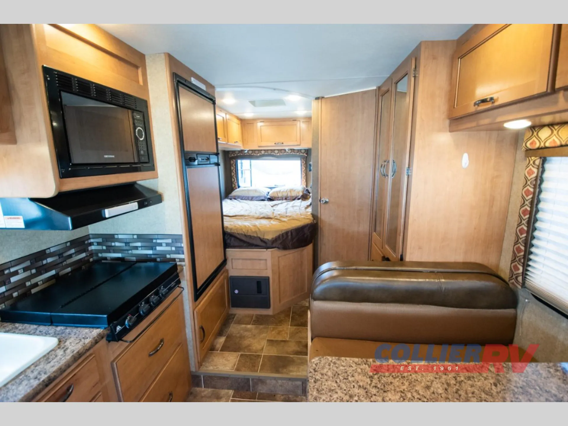 2016 Thor Motor Coach Chateau 22E - Photo 3
