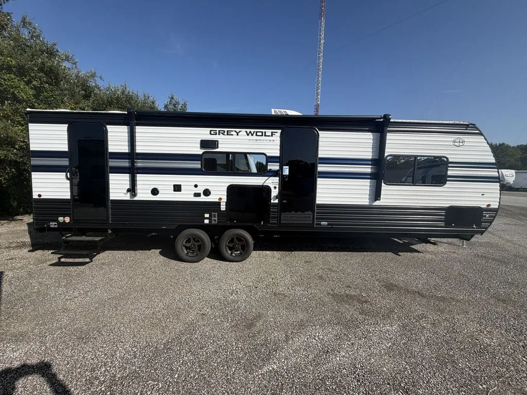 2027 Forest River Cherokee Grey Wolf 26KF, Photos photo 11