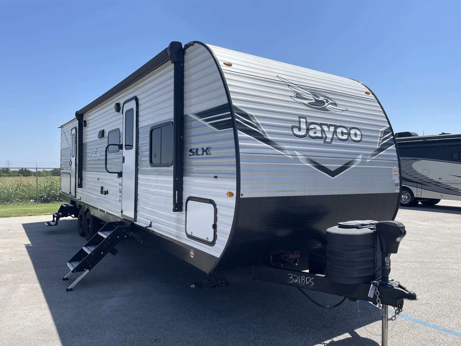 2025 Jayco Jay Flight SLX 321BDS - Photo 2