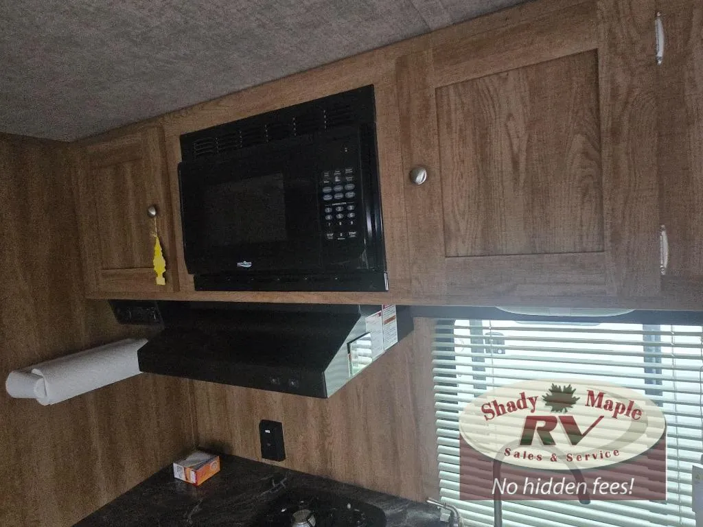 2017 Keystone RV Summerland Mini 1700FQ - Photo 2
