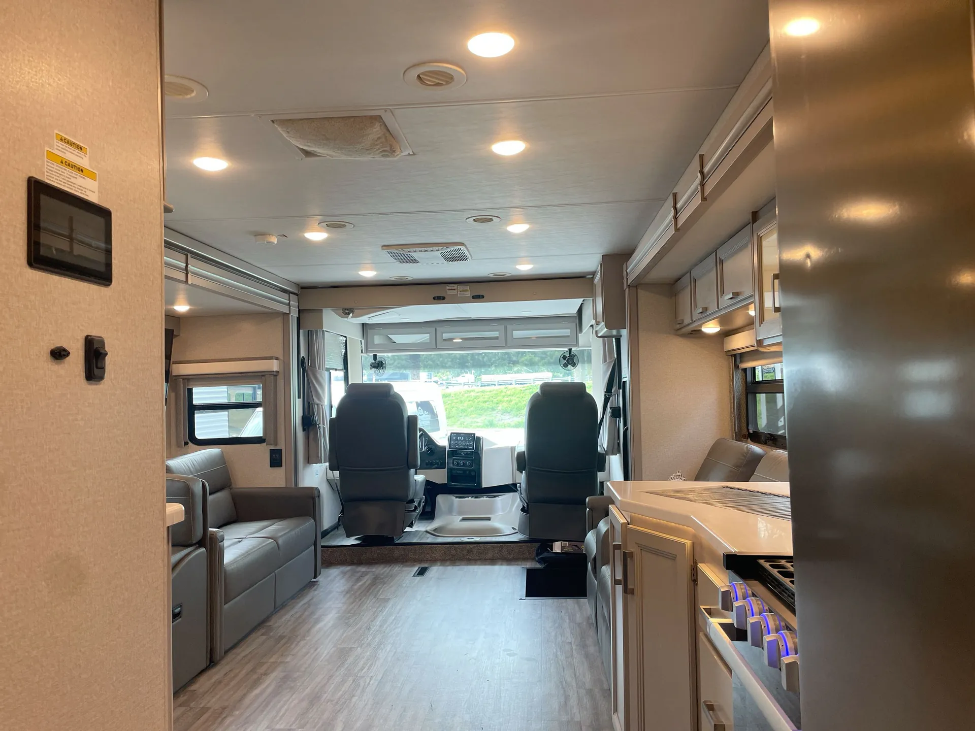 2024 Thor Motor Coach Luminate CC35 — living area main