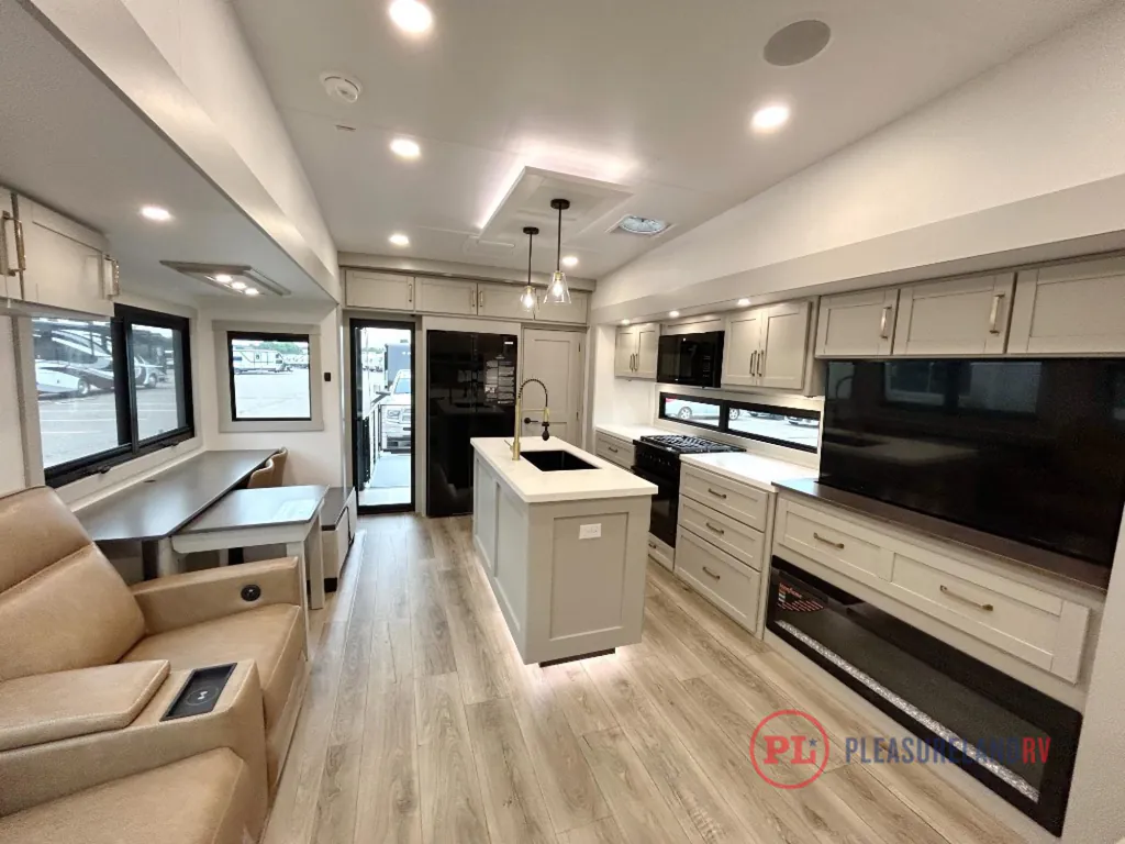 2026 Brinkley Model Z 3420, Photos photo 8
