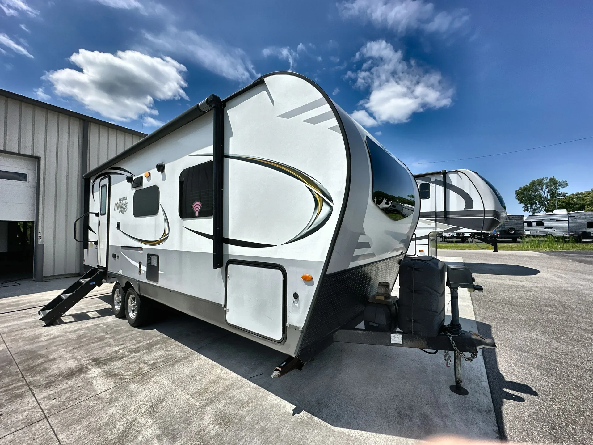 2019 Forest River Rockwood Mini Lite 2511S - Photo 2