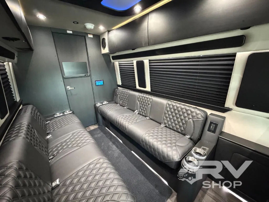 2027 Midwest Automotive Designs Luxe Cruiser D4, Photos photo 10