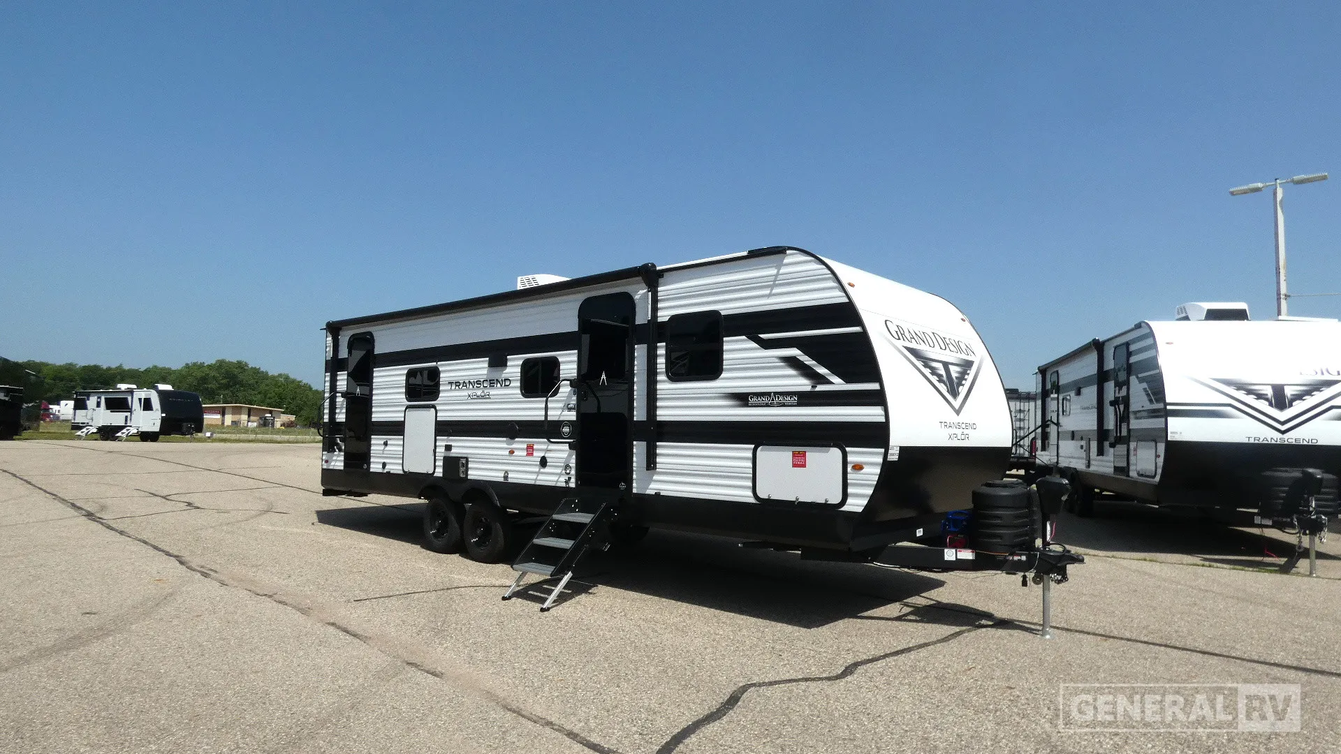 2027 Grand Design Transcend Xplor 27DBX - Photo 2