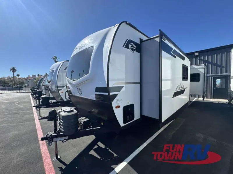 2025 Forest River Grand Surveyor 275FKBS - Photo 4