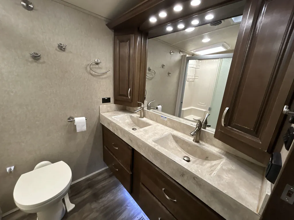 2017 Forest River Cedar Creek 38EL, Photos photo 16