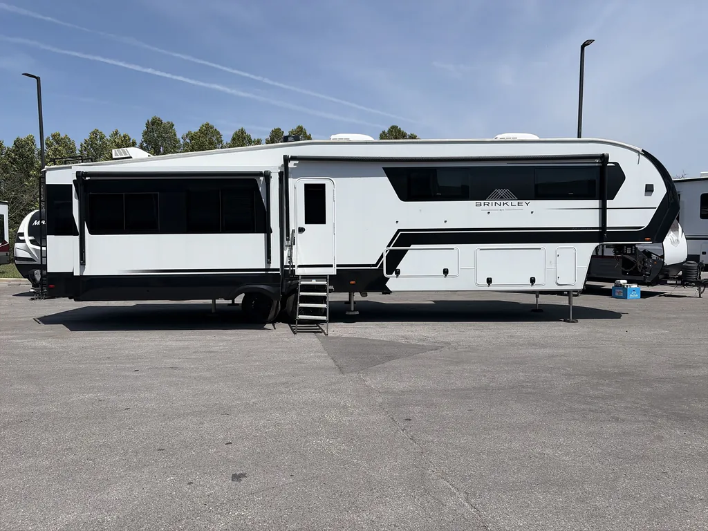 2025 Brinkley Model Z 3610, Photos photo 5