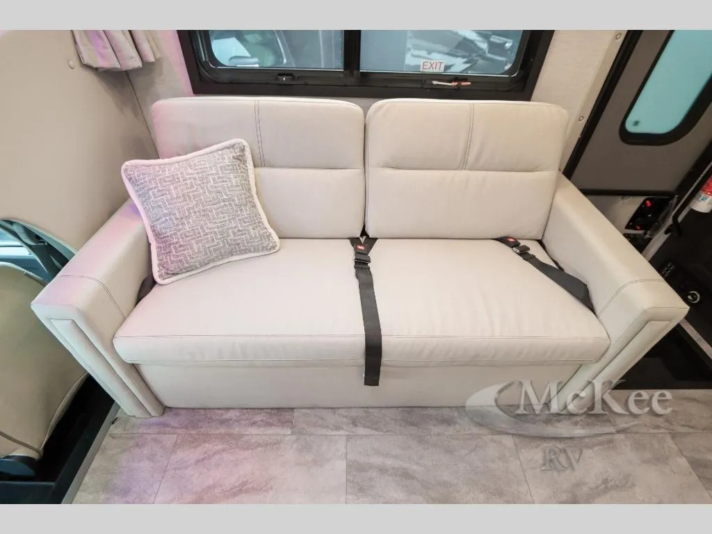 2026 Thor Motor Coach Magnitude GRAND X32 - Photo 4