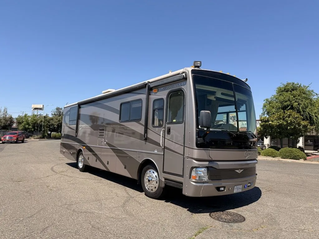2004 FLEETWOOD DISCOVERY 35M - Photo 3