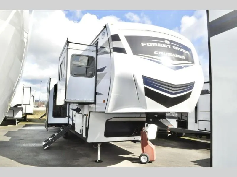 2025 Prime Time Crusader 375FLS - Photo 2