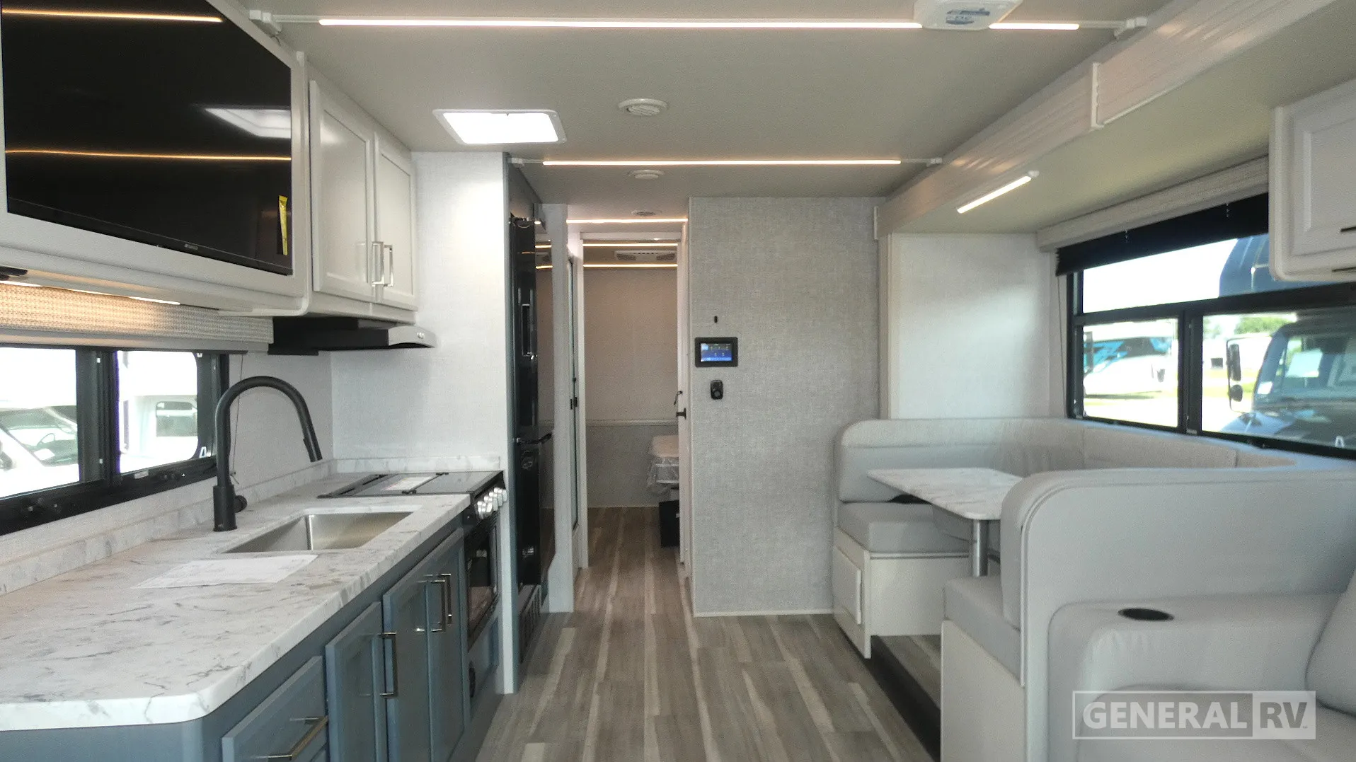 2027 Fleetwood Altitude 29H - Photo 3