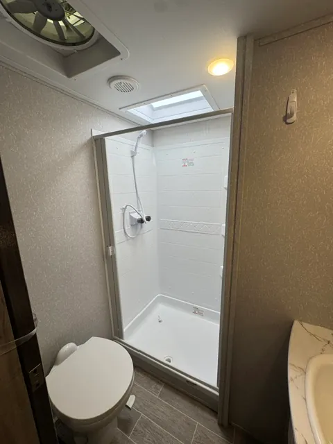 2022 Forest River Cherokee Arctic Wolf 3880 SUITE, Photos photo 31