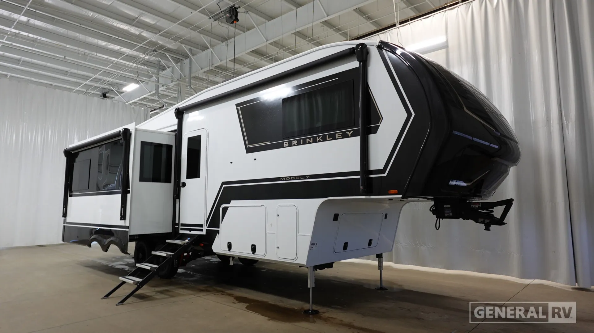 2027 Brinkley Model Z 2900 - Photo 2