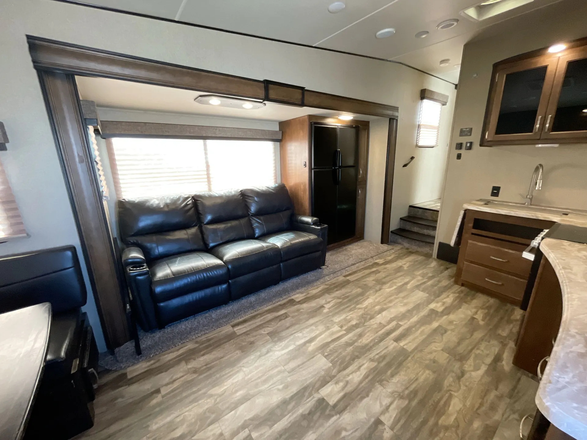 2020 Grand Design Reflection 260RD — living area main