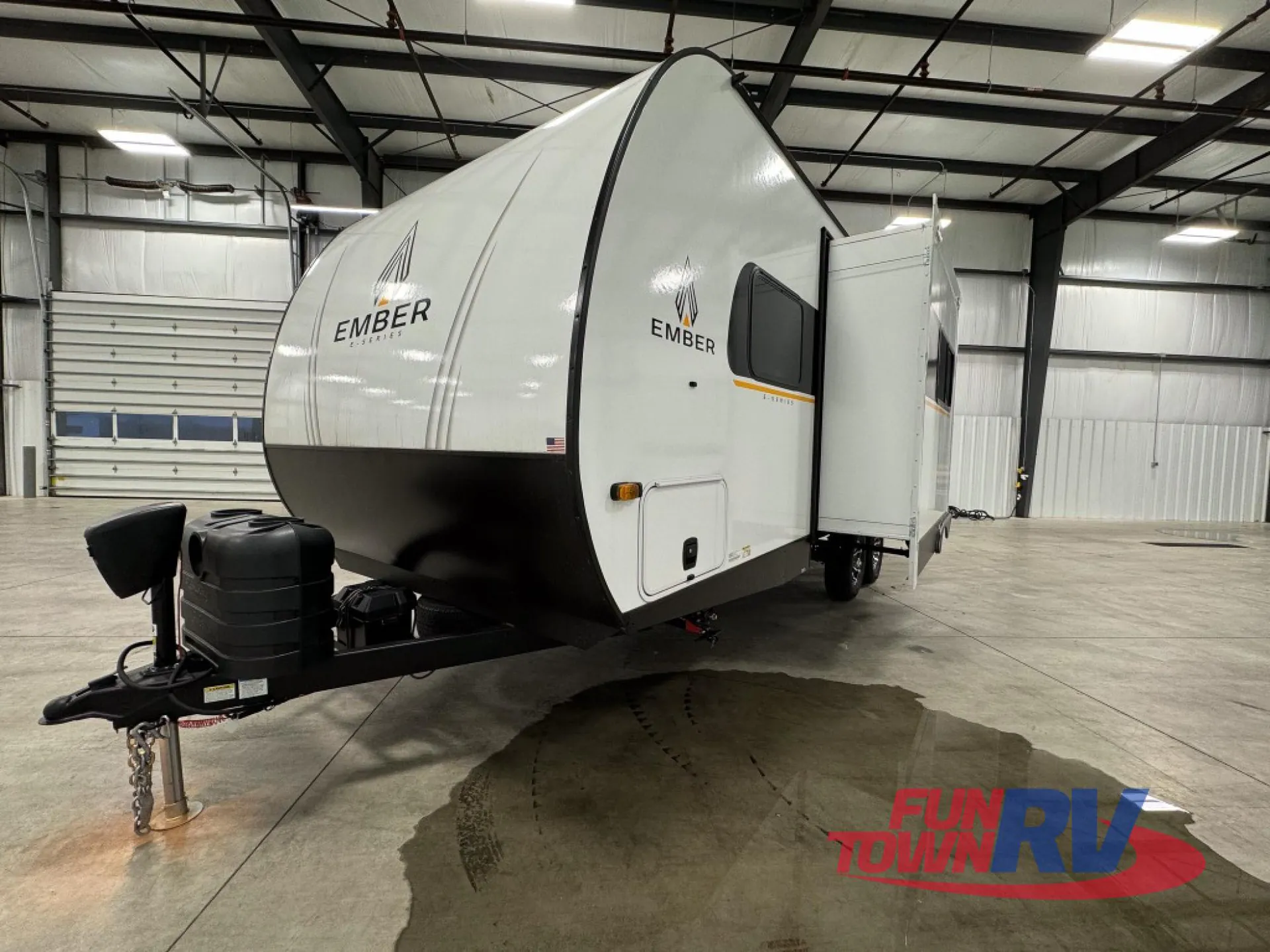 2025 Ember RV E-Series 21FBE - Photo 4