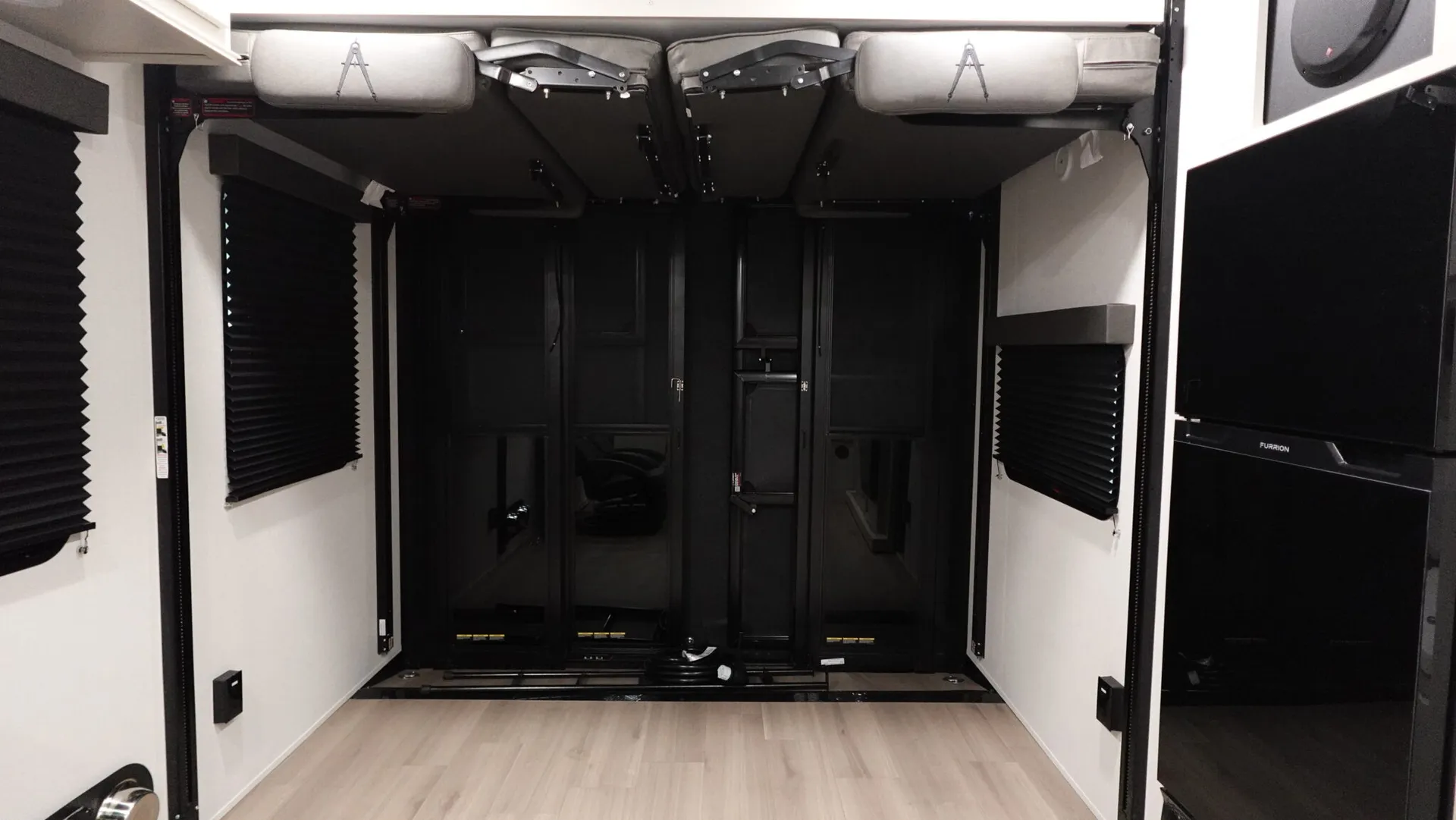 2026 Grand Design Momentum G-Class 25G - Photo 3