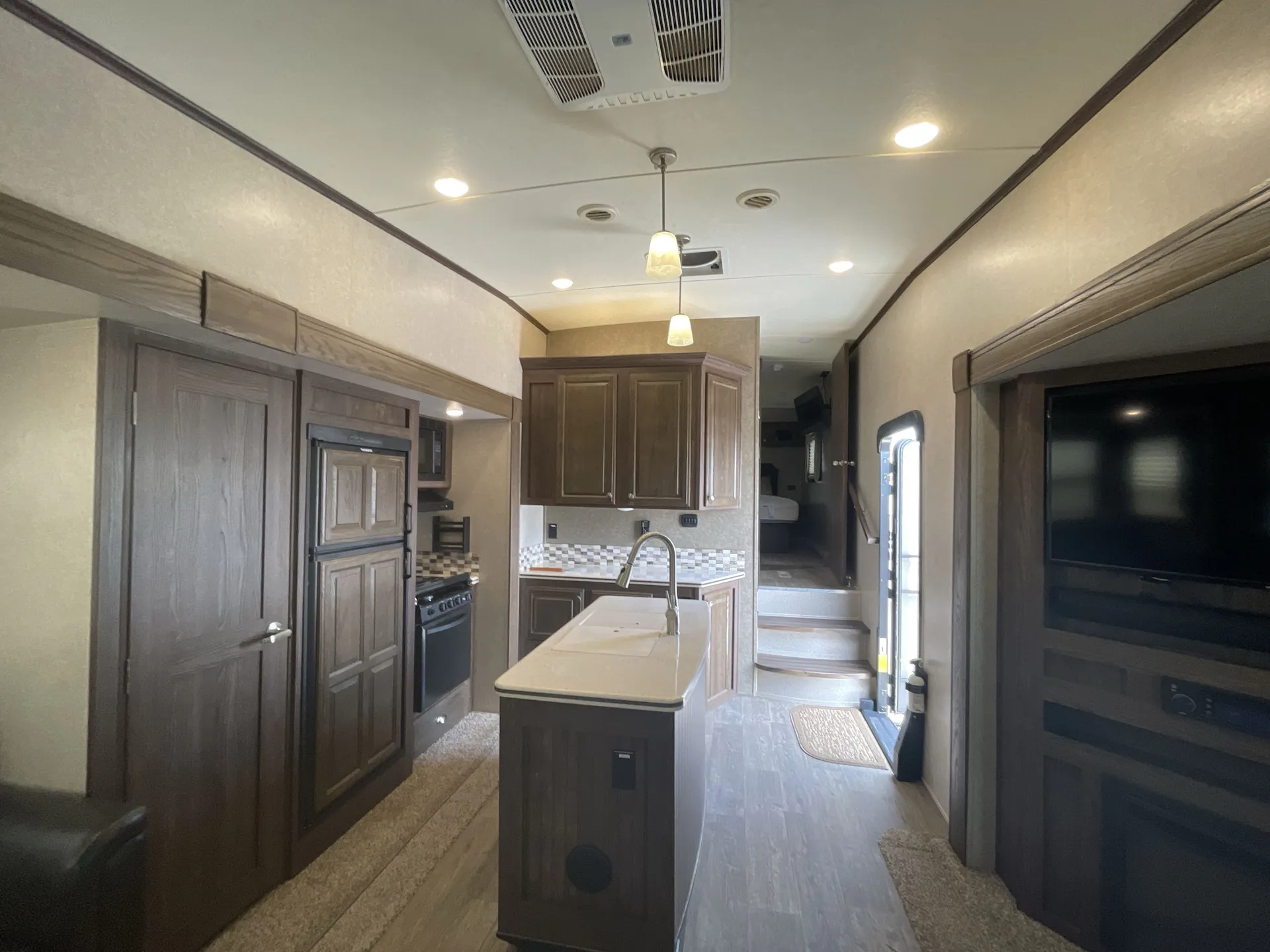 2018 Forest River Rockwood Signature Ultra Lite 8289WS — living area main
