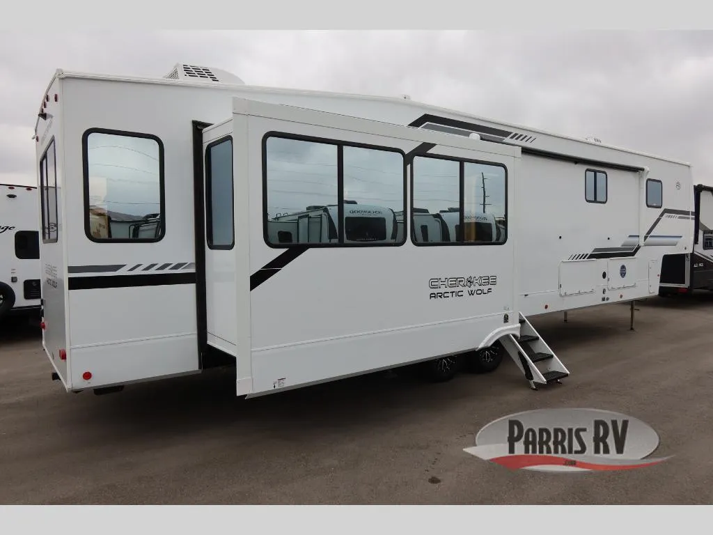 2026 Forest River Cherokee Arctic Wolf 3650SUITE - Photo 3