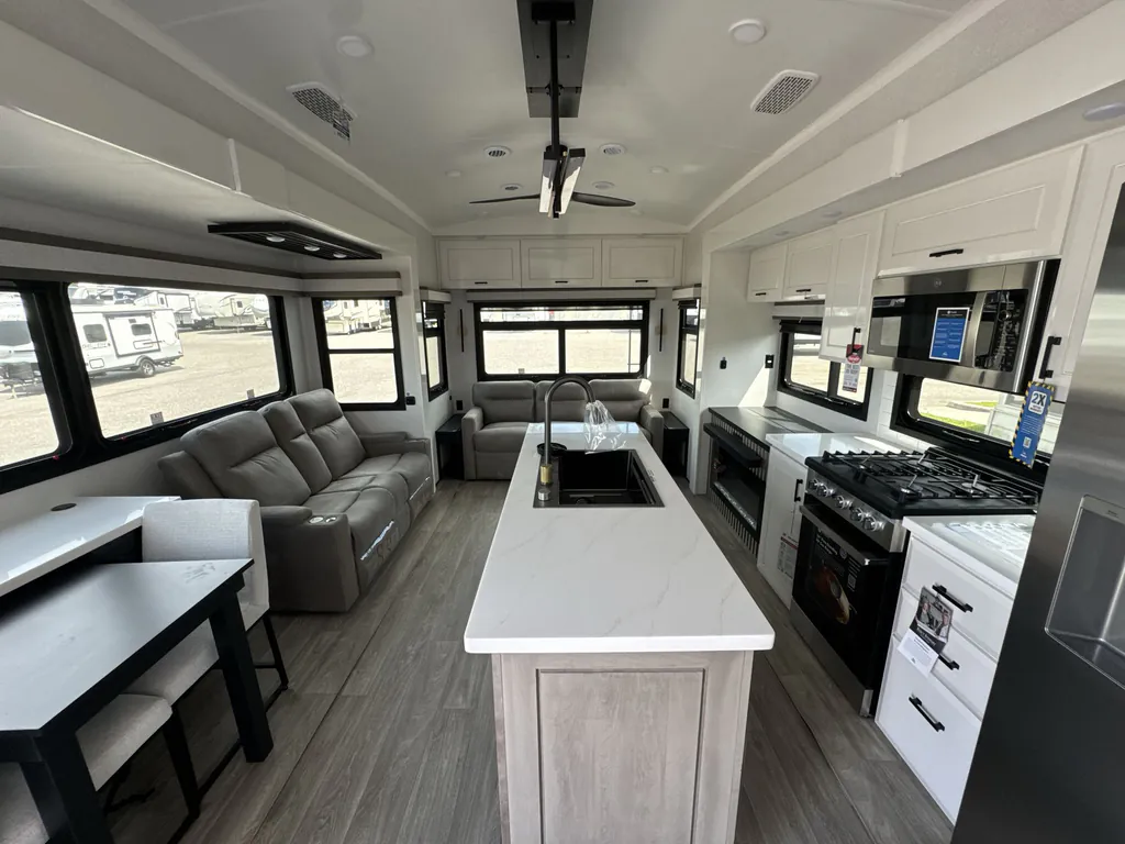 2027 Jayco Pinnacle 36FBTS, Photos photo 7
