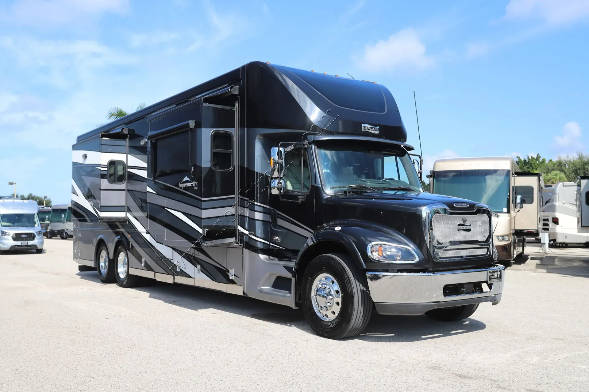 2025 Newmar Supreme Aire 4051 - Photo 3