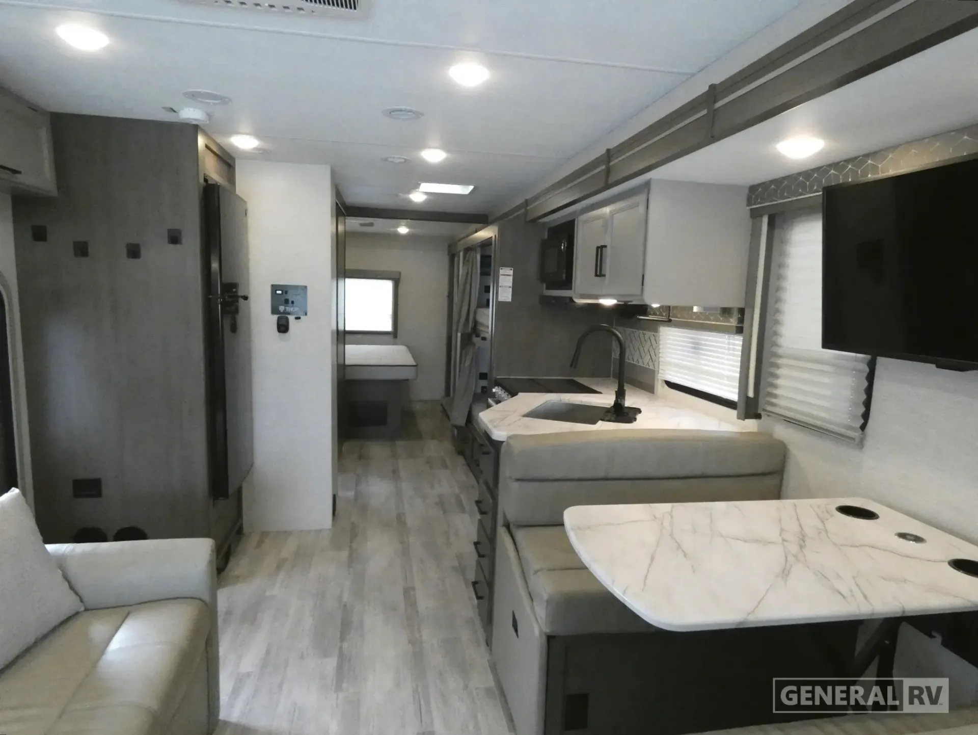 2024 Thor Motor Coach Freedom Traveler A32 - Photo 3