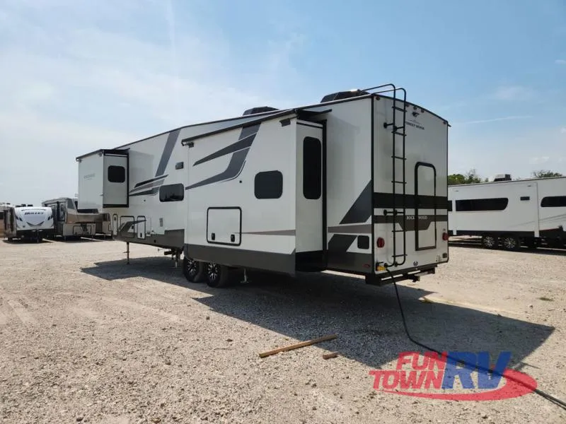 2026 Forest River Rockwood Signature 405SBH - Photo 4