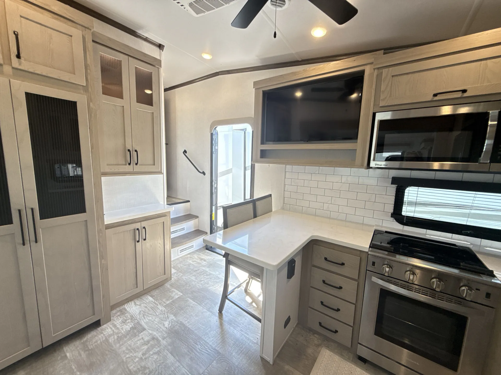 2024 Forest River Rockwood Signature 281RK — living area main