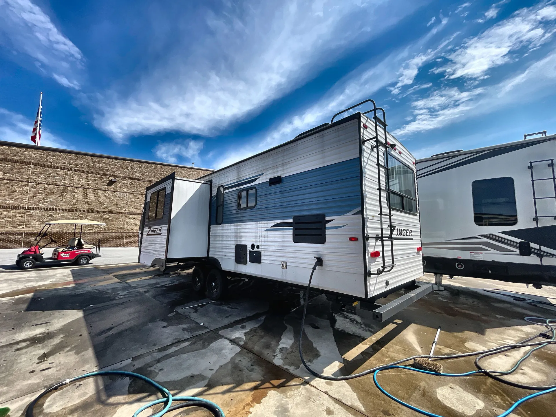2023 crossroads Zinger 341RK — living area main