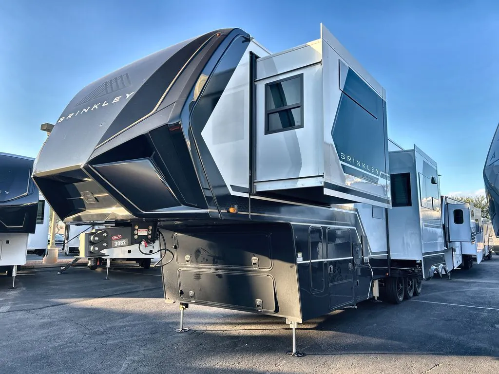 2026 Brinkley Model G 3520, Photos photo 5