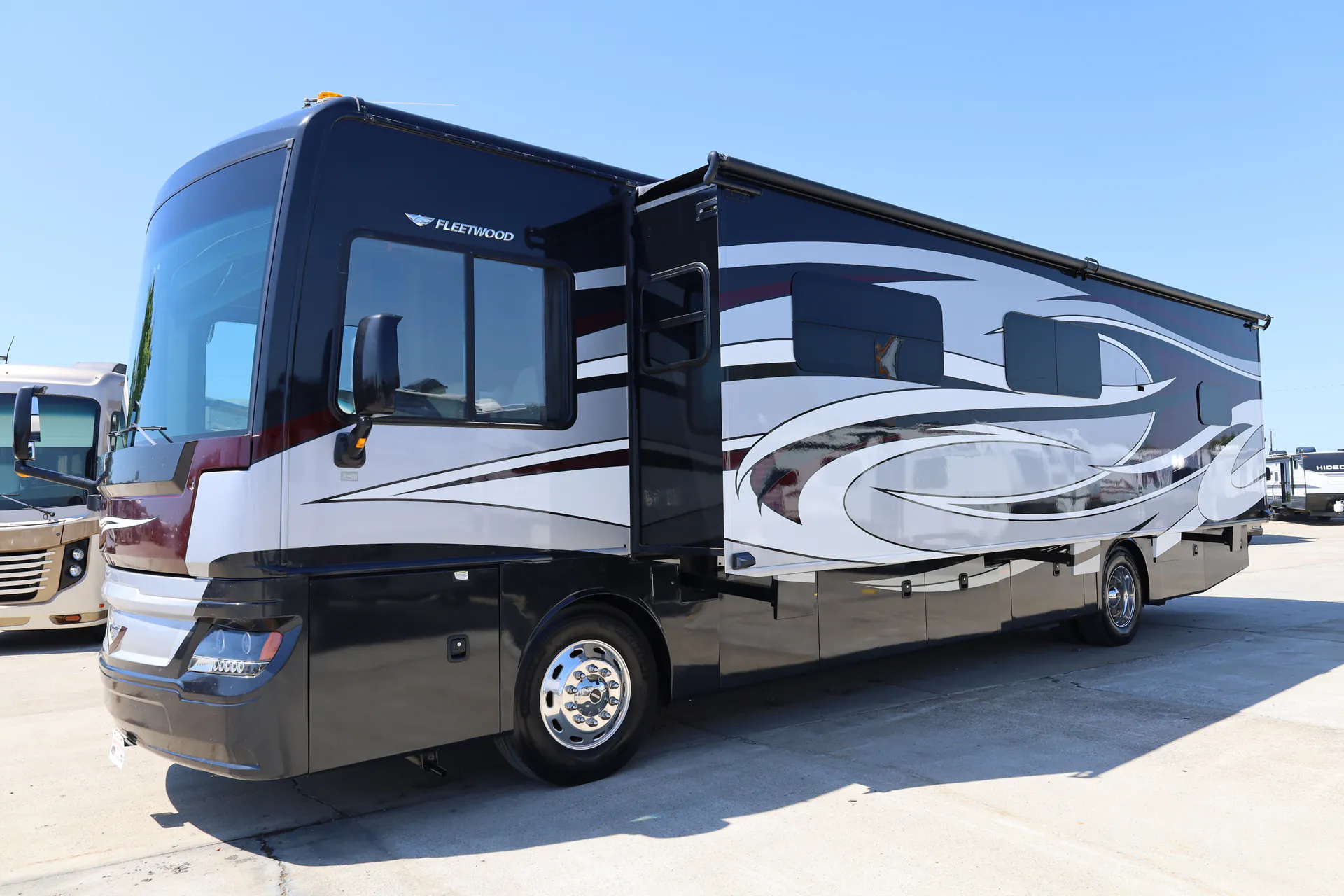 2017 Fleetwood Pace Arrow LXE 38K - Photo 3