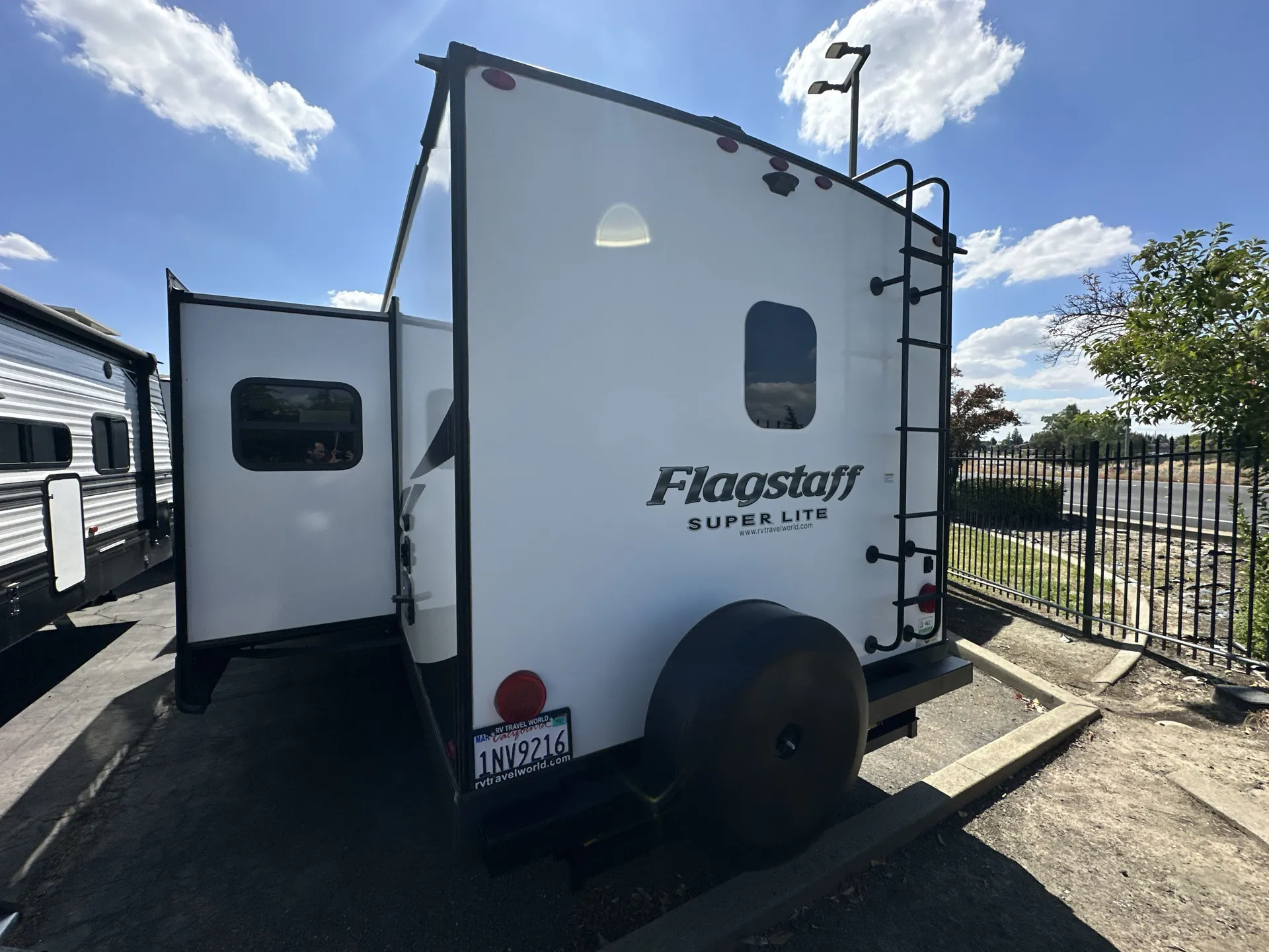 2022 Forest River Flagstaff Super Lite 29RBS — backside