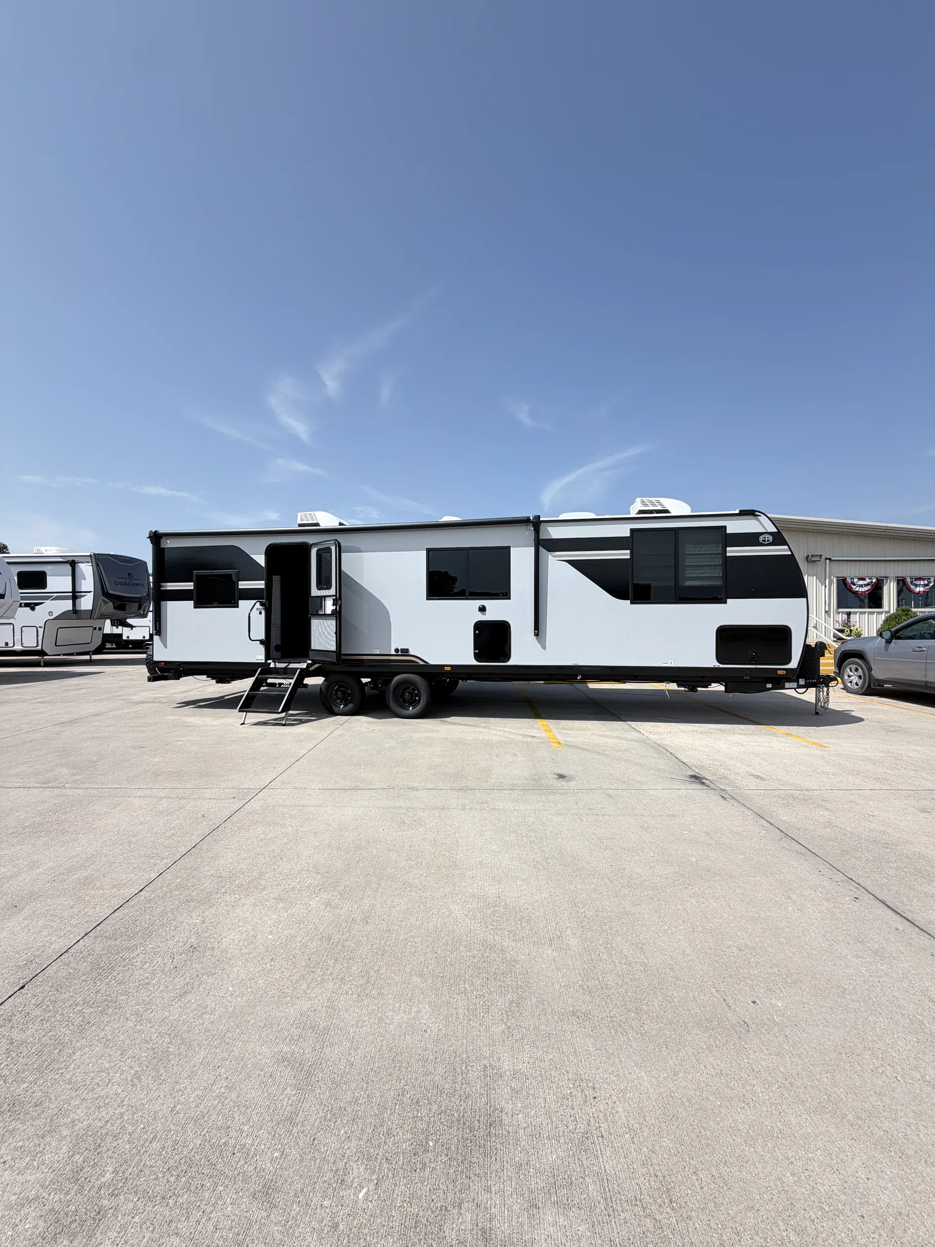 2027 Forest River Vibe 2900KB - Photo 3
