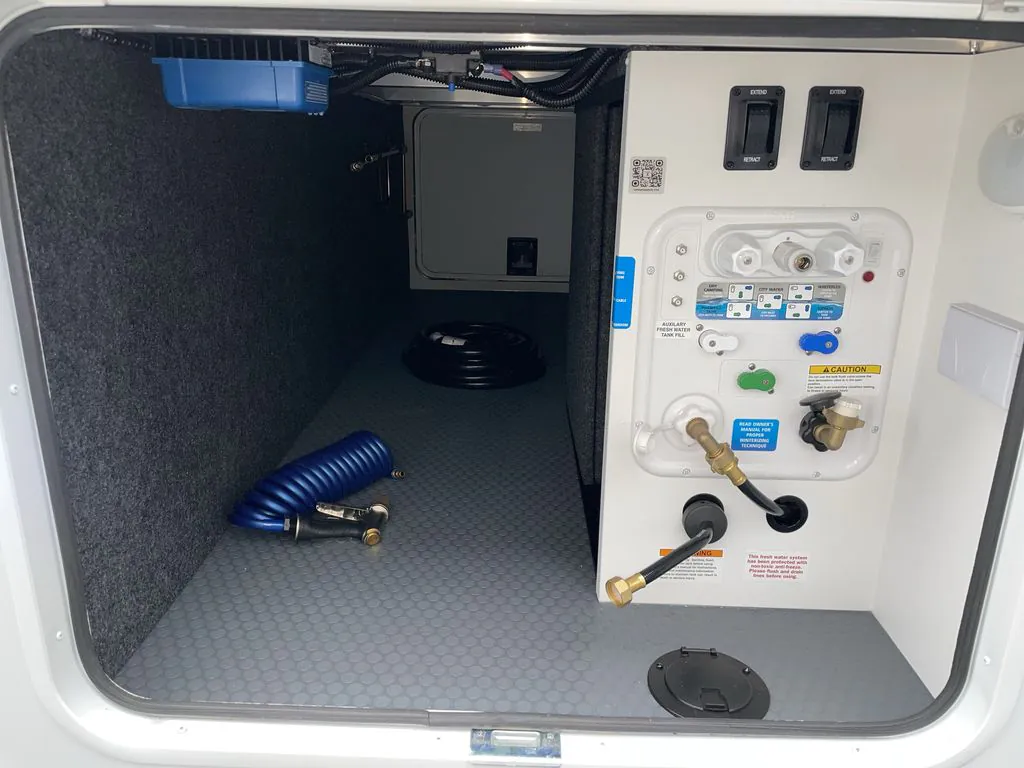2026 Brinkley Model I 294, Photos photo 6