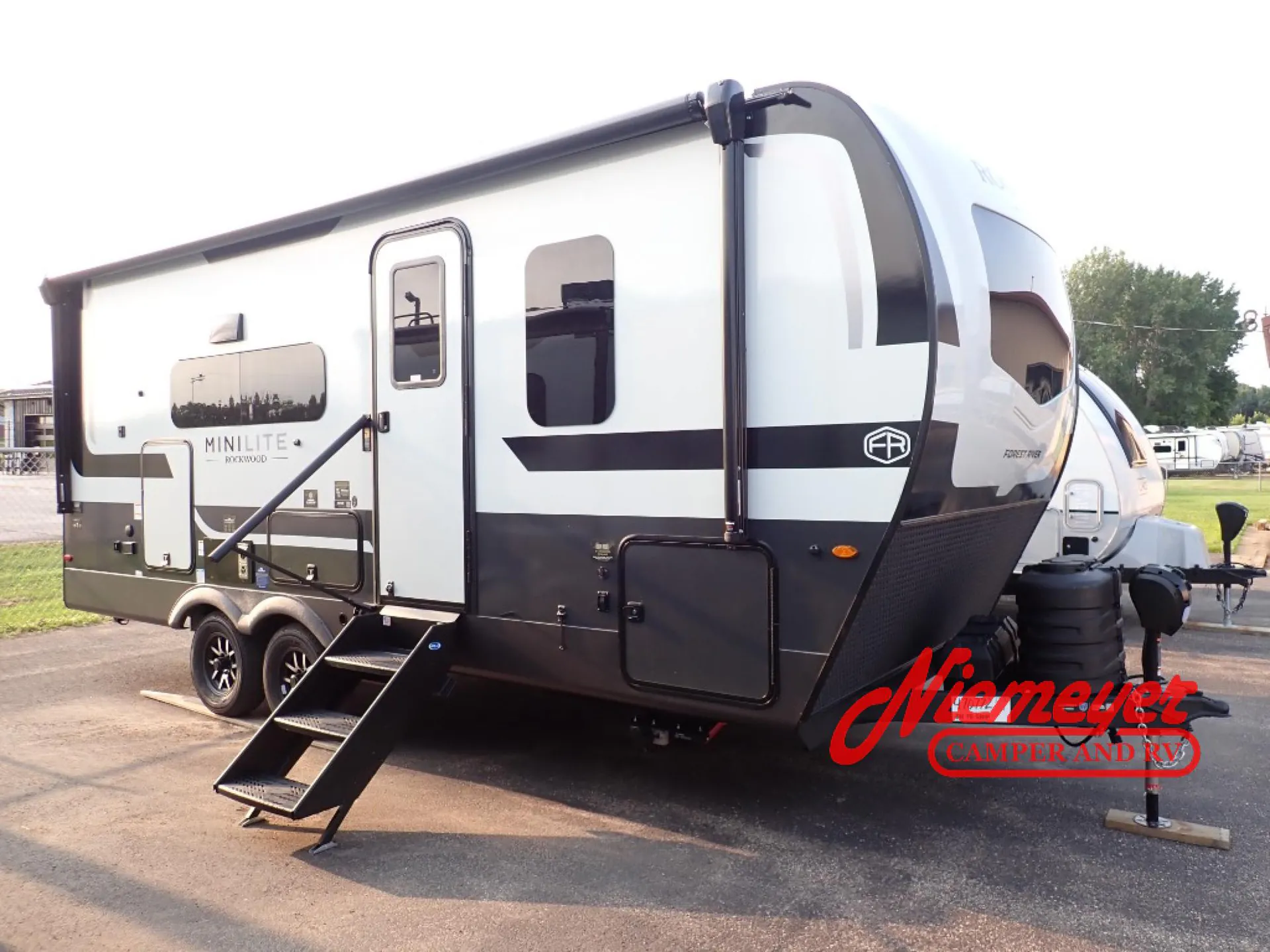 2027 Forest River Rockwood Mini Lite 2213S - Photo 3