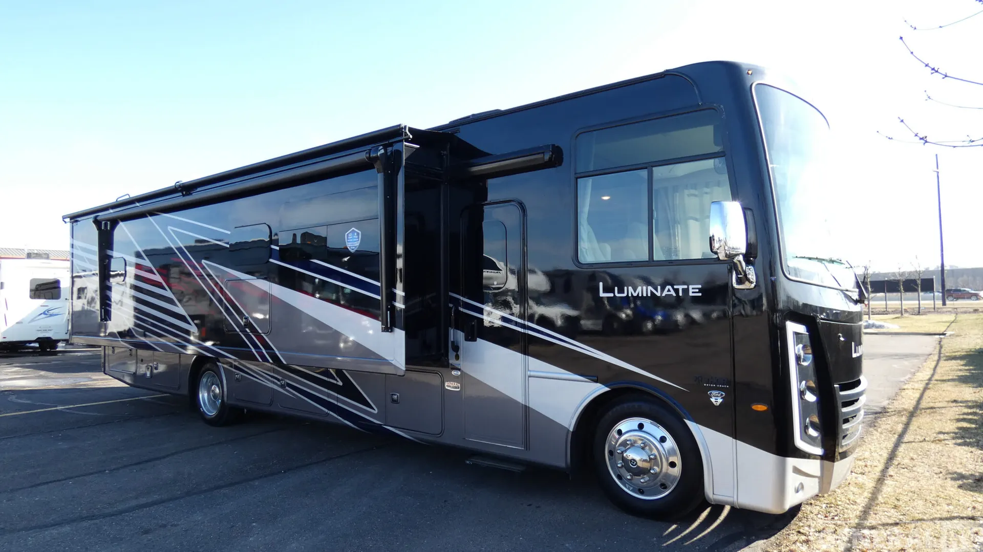 2026 Thor Motor Coach Luminate CC35 - Photo 2