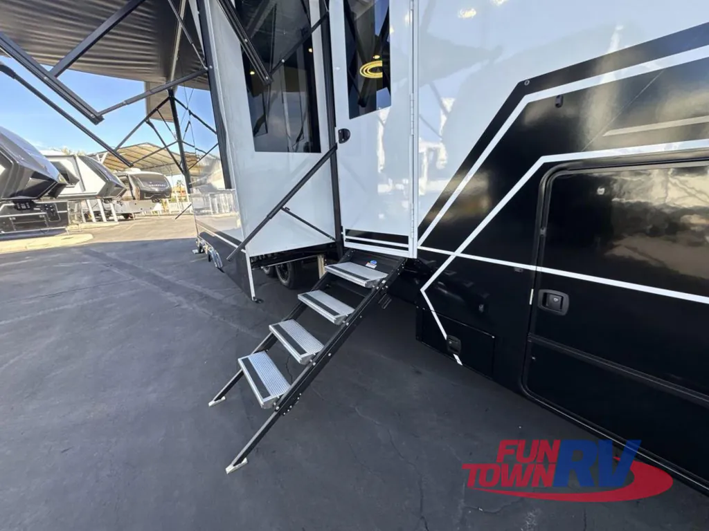 2026 Brinkley Model G 4170, Photos photo 14