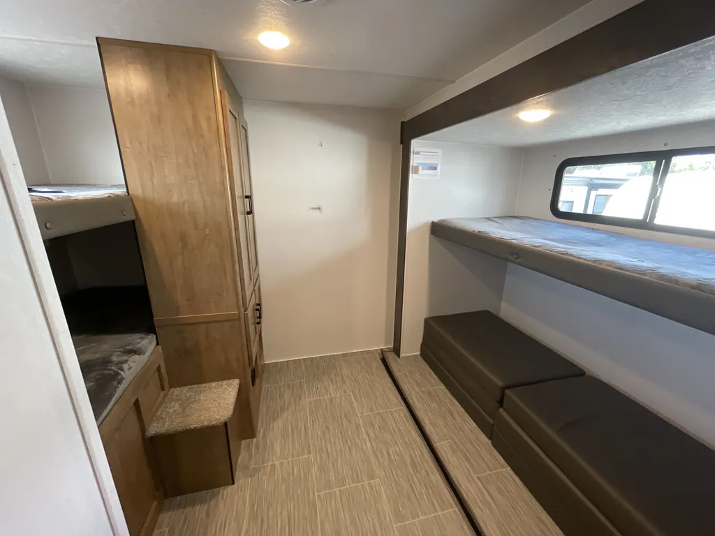 2024 Coachmen Freedom Express Select 31SE, Photos photo 21