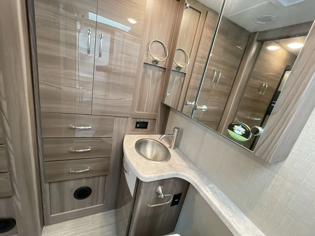 2023 Thor Motor Coach Tiburon 24FB, Photos photo 14