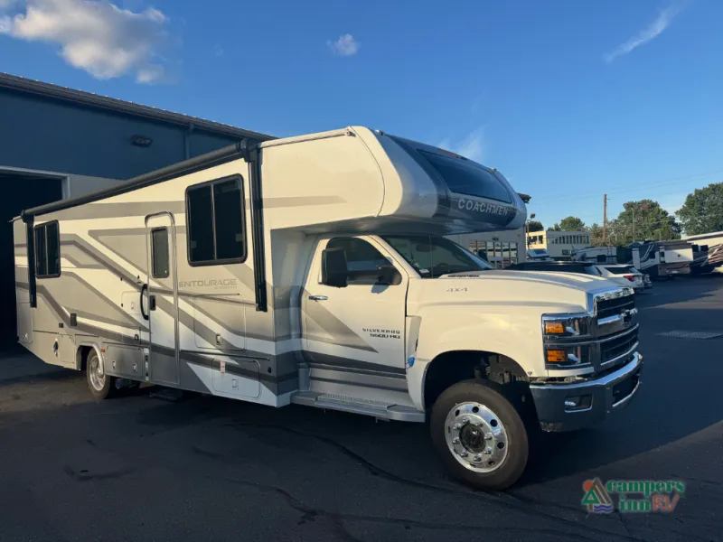 2026 Coachmen Entourage 320LV - Photo 2