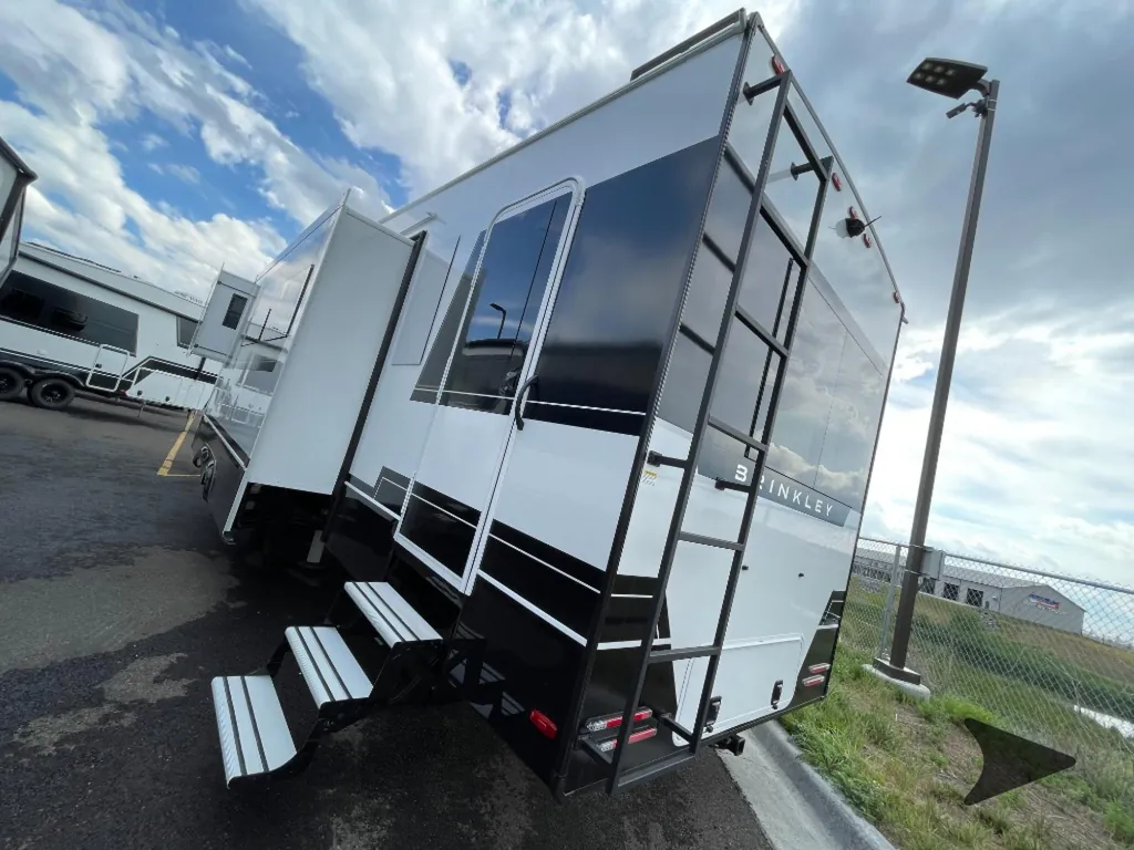 2026 Brinkley Model Z 3515, Photos photo 5