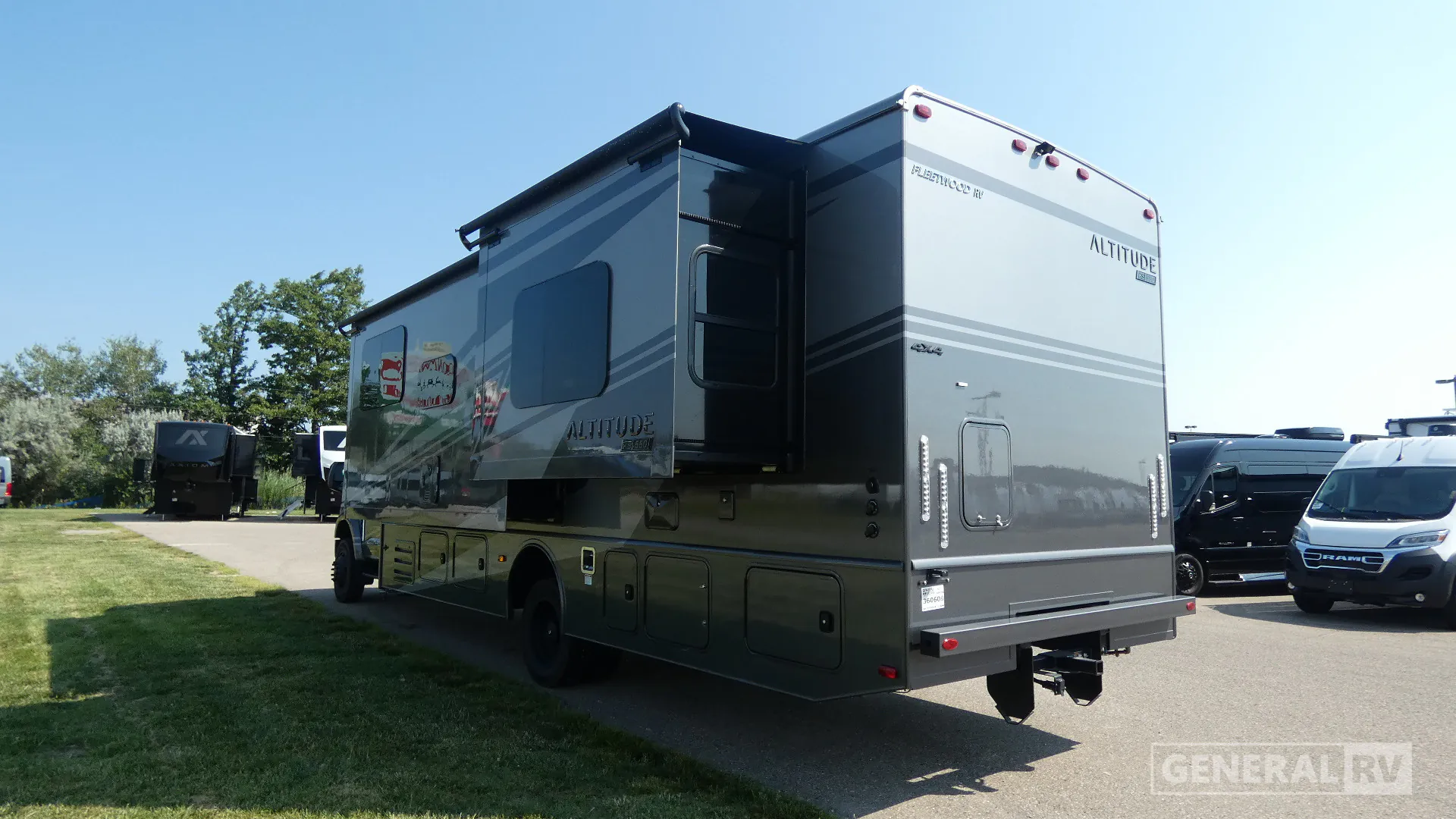 2027 Fleetwood Altitude FS550 32AW - Photo 4