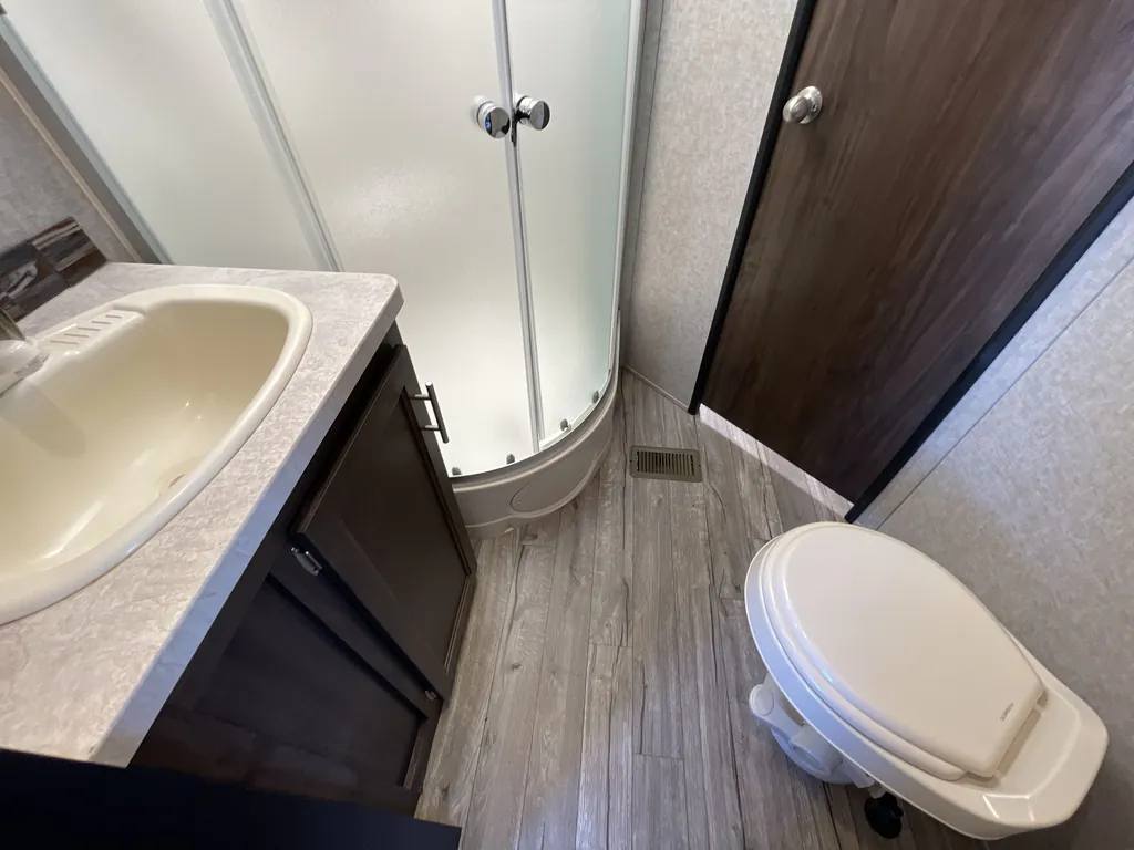 2019 Forest River Cherokee 304BH, Photos photo 18