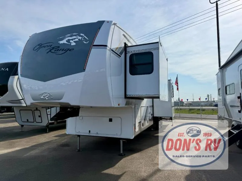 2026 Open Range RV Roamer 35MRQS - Photo 2
